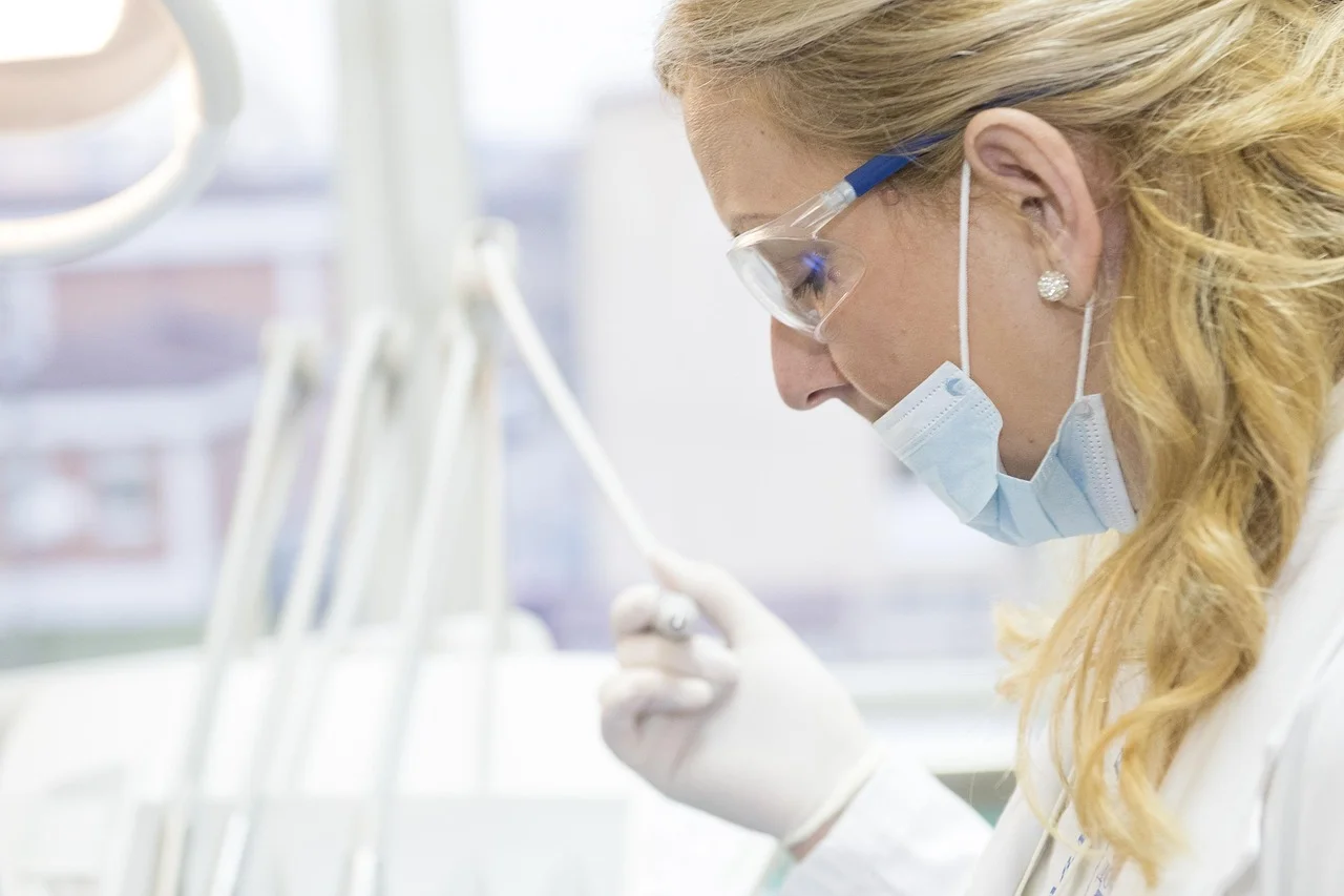 Teeth Whitening and More: Trusted Polish Dentist in Corby